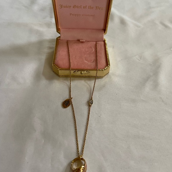 Limited Edition 2010 Juicy Couture Pam & Gela Pink Gold Class Ring Necklace - Picture 10 of 13
